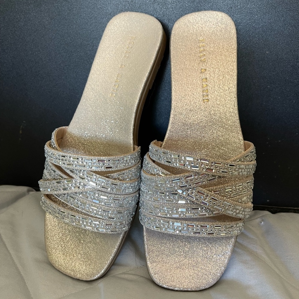 Kelly & Katie 9.5M gold metallic slides with rhinestones